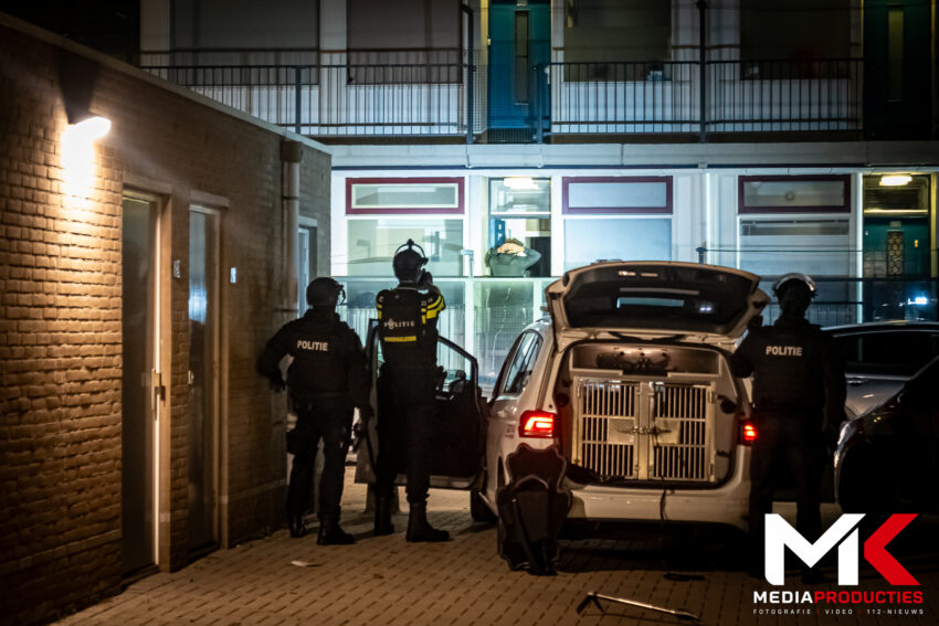 Arrestatieteam ingezet na melding vuurwapen, verdachte aangehouden | Reijerweg Ridderkerk (uitgelicht)