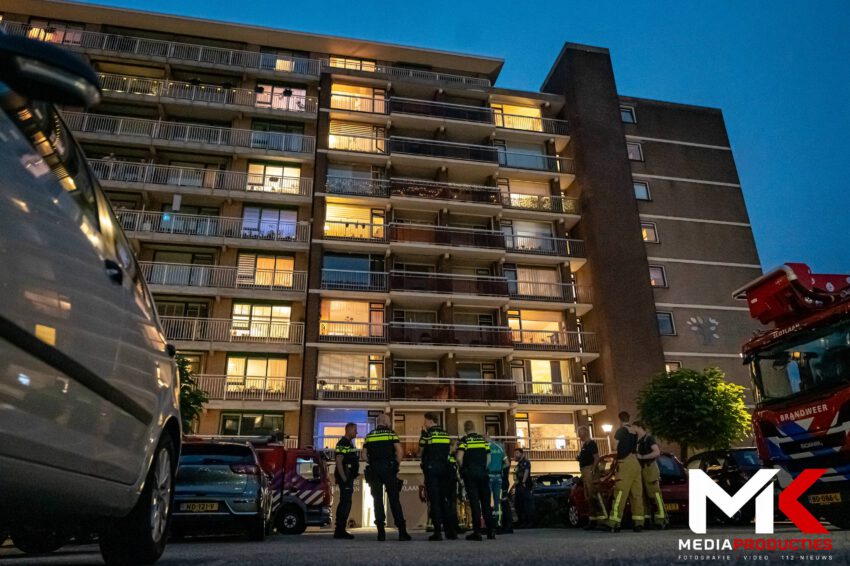 Koolmonoxide gemeten in acht woningen na melding, één persoon nagekeken | Kerklaan Capelle aan den IJssel (uitgelicht)