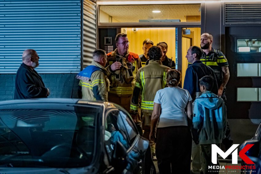 Middelbrand gealarmeerd in flatwoning, oorzaak pannetje op vuur | Tomatenplein Zwijndrecht (uitgelicht)