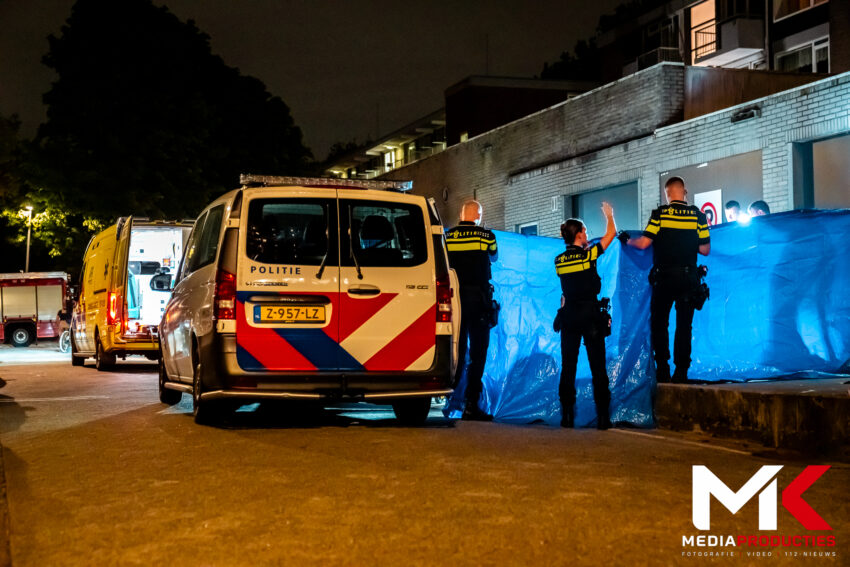 Man overleden tijdens aanhouding op de Vaarnerkamp, Rijksrecherche doet onderzoek | Vaarnerkamp Rotterdam (uitgelicht)