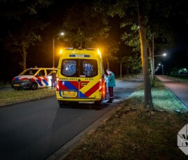 Foto: MK Mediaproducties Vrouw op scooter met kind achterop tegen boom, aangehouden voor drank | Zuiderparkweg Rotterdam (4)