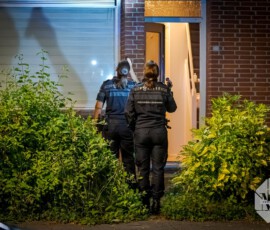 Update | Politie verzegelt beschoten woning na afronding onderzoek | Lange Zantelweg Poortugaal (3)