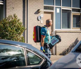 Kind van één jaar te water in zwembad achtertuin, ademhaling aanwezig | Bahreinstraat Hoogvliet (3)