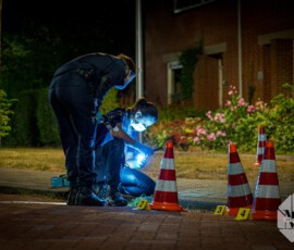 Foto: MK Mediaproducties Woning meermaals beschoten door mannen op scooter, bewoonster ongedeerd | Lange Zantelweg Poortugaal (3)