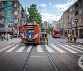 Rookgasexplosie bij woningbrand, ruiten sneuvelen door knal | Van Speykstraat Rotterdam (5)
