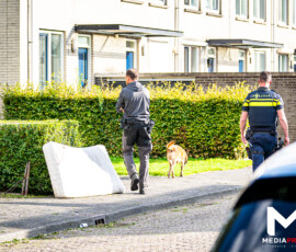 Man zwaargewond bij steekpartij in flat, groot onderzoek gestart | Johannes Muldersstraat Vlaardingen (5)