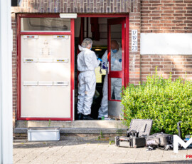 Man zwaargewond bij steekpartij in flat, groot onderzoek gestart | Johannes Muldersstraat Vlaardingen (6)