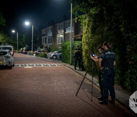 Foto: MK Mediaproducties Woning meermaals beschoten door mannen op scooter, bewoonster ongedeerd | Lange Zantelweg Poortugaal (7)