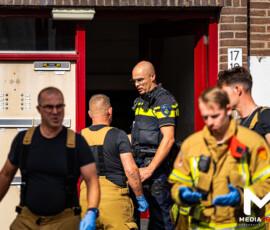 Man zwaargewond bij steekpartij in flat, groot onderzoek gestart | Johannes Muldersstraat Vlaardingen (10)