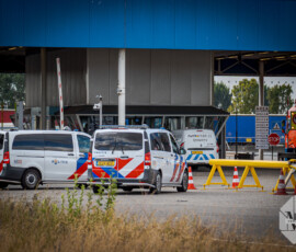 Foto: MK Mediaproducties Persoon bekneld bij trailer, Mobiel Medisch Team ter plaatse | Luxemburgweg Europoort (uitgelicht)