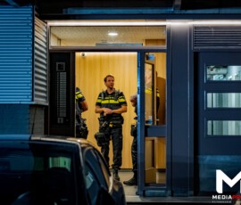 Foto: MK Mediaproducties Middelbrand gealarmeerd in flatwoning, oorzaak pannetje op vuur | Tomatenplein Zwijndrecht (2)