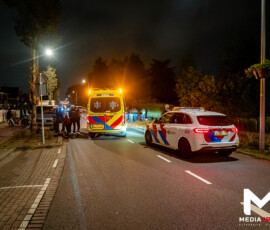 Automobilist stort in na aanrijding, naar ziekenhuis vervoerd | Pascalweg Rotterdam (3)