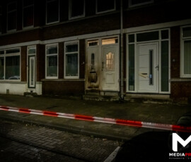 Foto: MK Mediaproducties Explosie bij woning vermoedelijk brandbom, Forensische Opsporing komt ter plaatse | Gaesbeekstraat Rotterdam (3)