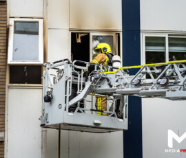 Grote brand in appartementencomplex, bewoner kan niet terugkeren | Bevelandsestraat Rotterdam (4)