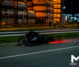 Motorrijder zwaargewond bij valpartij, traumahelikopter landt op A4 | Vondelingenplaat Rotterdam (4)