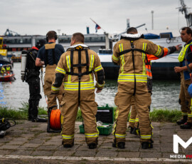 Auto moedwillig het water ingereden, verdachte aangehouden in haven | Prins Johan Frisohaven Rotterdam (5)