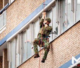 Foto: MK Mediaproducties Militairen oefenen in leegstaand pand Rotterdam-Zuid, knallen te horen | Groene Tuin Rotterdam (5)