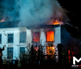 Grote brand in vrijstaande woning, brandstichting niet uitgesloten | 's-Gravenweg Rotterdam (5)