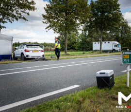 Automobilist overleden na aanrijding tegen boom | Maasdamseweg 's-Gravendeel (5)