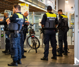 Grootschalige handhavingsactie tegen overlast op Zuidplein, 163 bekeuringen | Zuidplein Rotterdam (6)