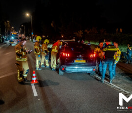 Automobilist stort in na aanrijding, naar ziekenhuis vervoerd | Pascalweg Rotterdam (uitgelicht)