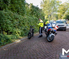 Aanrijding taxibusje en fatbike, één vrouw mogelijk beenbreuk | De Enk Rotterdam (2)