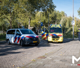 Foto: MK Mediaproducties Fietser bekneld onder boom op kruising Catullusweg Spinozaweg | Rotterdam (3)