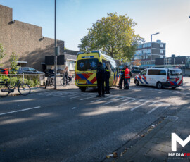 Foto: MK Mediaproducties Fietser bekneld onder boom op kruising Catullusweg Spinozaweg | Rotterdam (4)