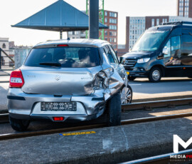 Kettingbotsing drie voertuigen, tramverkeer gestremd | Varkenoordseviaduct Rotterdam (4)