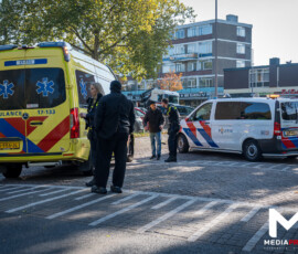 Foto: MK Mediaproducties Fietser bekneld onder boom op kruising Catullusweg Spinozaweg | Rotterdam (8)