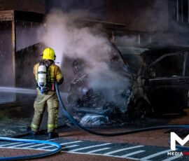 Brand in geparkeerde bestelbus, carport beschadigd | A.M. de Jongstraat Spijkenisse (9)