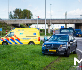 Foto: MK Mediaproducties Aanrijding auto-wielrenner, wielrenner gewond | D’arcyweg Europoort Rotterdam (uitgelicht)